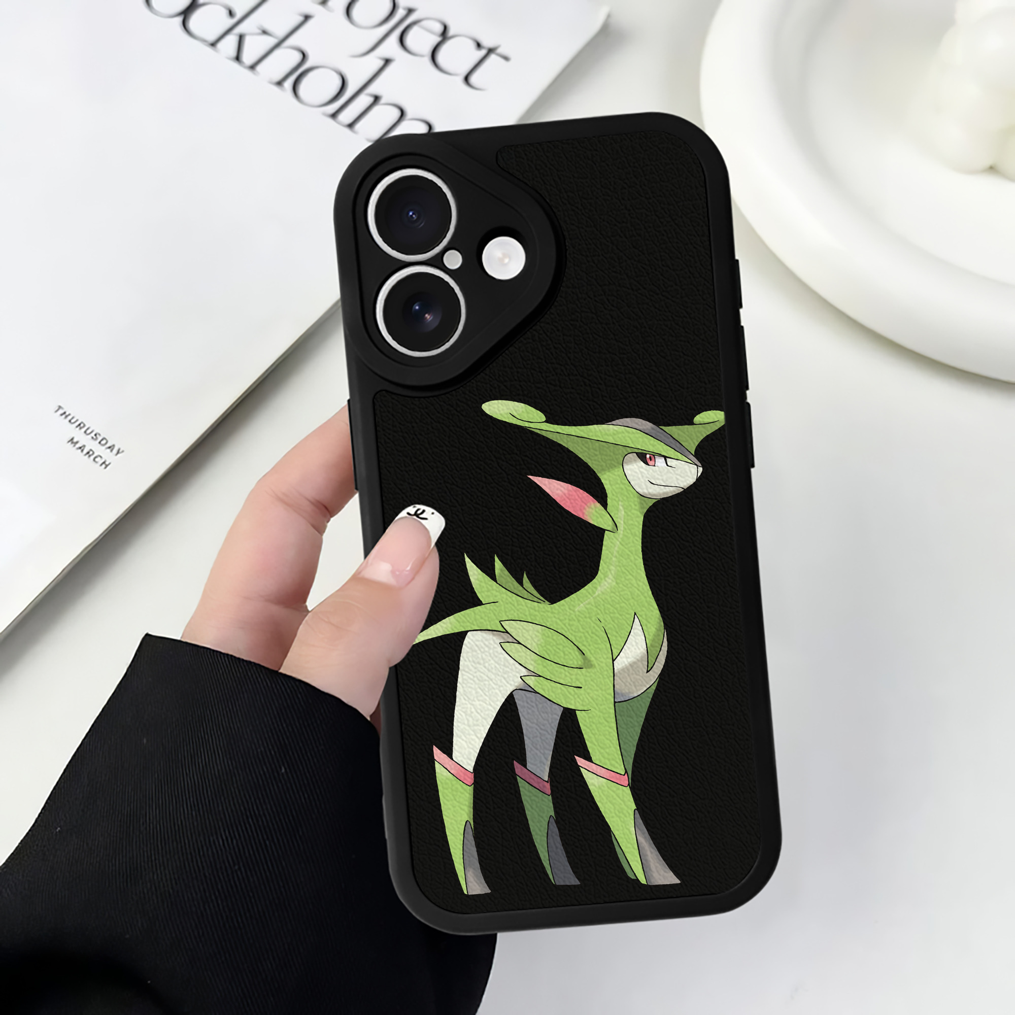 （画像用） ポケットモンスター Pokémon 【iPhone 16シリーズ対応】シリコンスマホケース（レザー調） 材質：シリコン